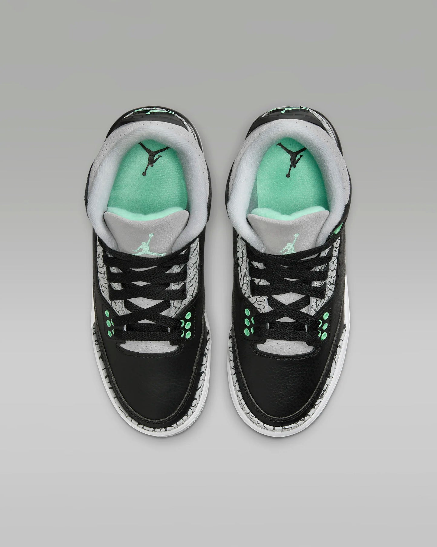 Jordan 3s “GREEN GLOW” Big Kids