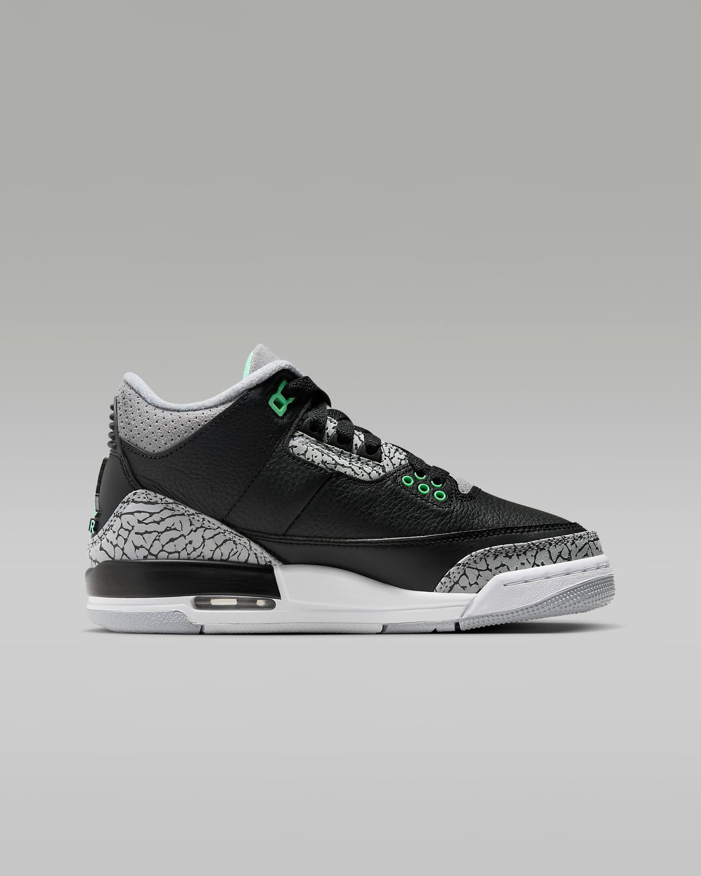 Jordan 3s “GREEN GLOW” Big Kids