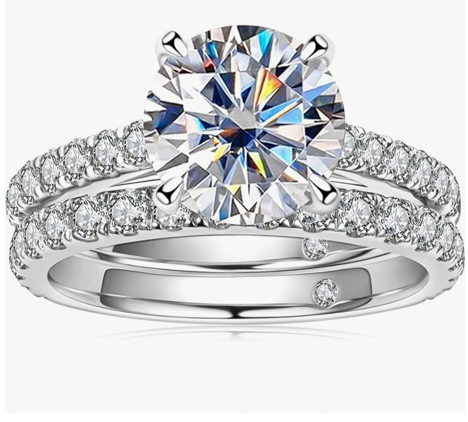 Women’s Centered Moissanite Engagement Ring